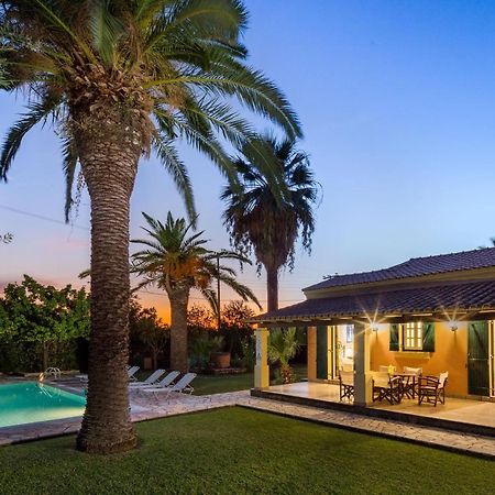 אצ'ארבי Villa Angelos מראה חיצוני תמונה