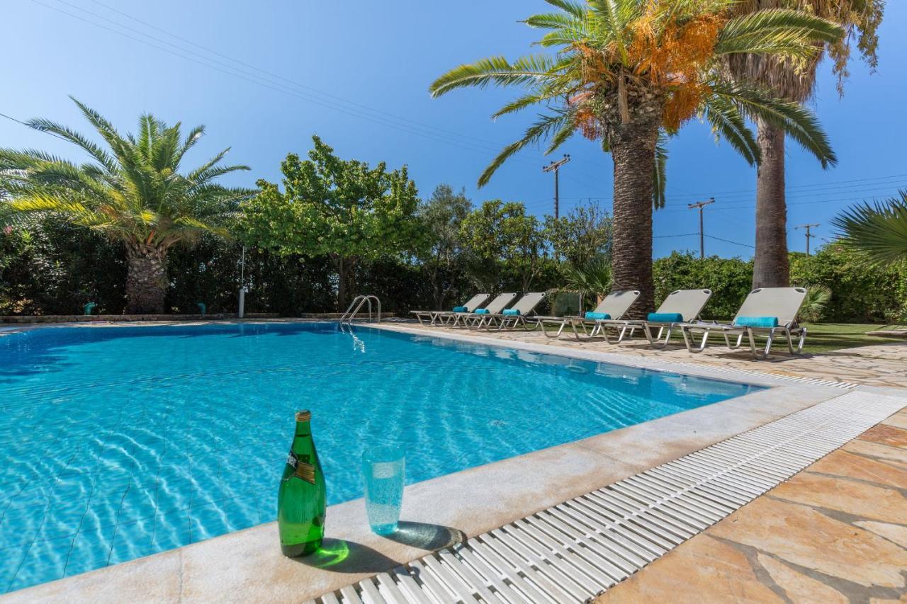 אצ'ארבי Villa Angelos מראה חיצוני תמונה