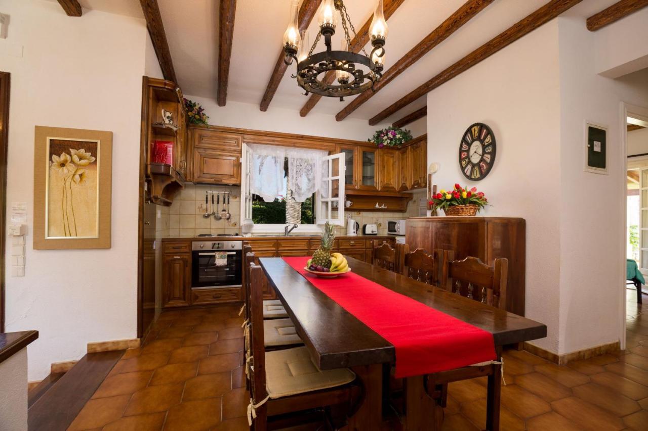 אצ'ארבי Villa Angelos מראה חיצוני תמונה